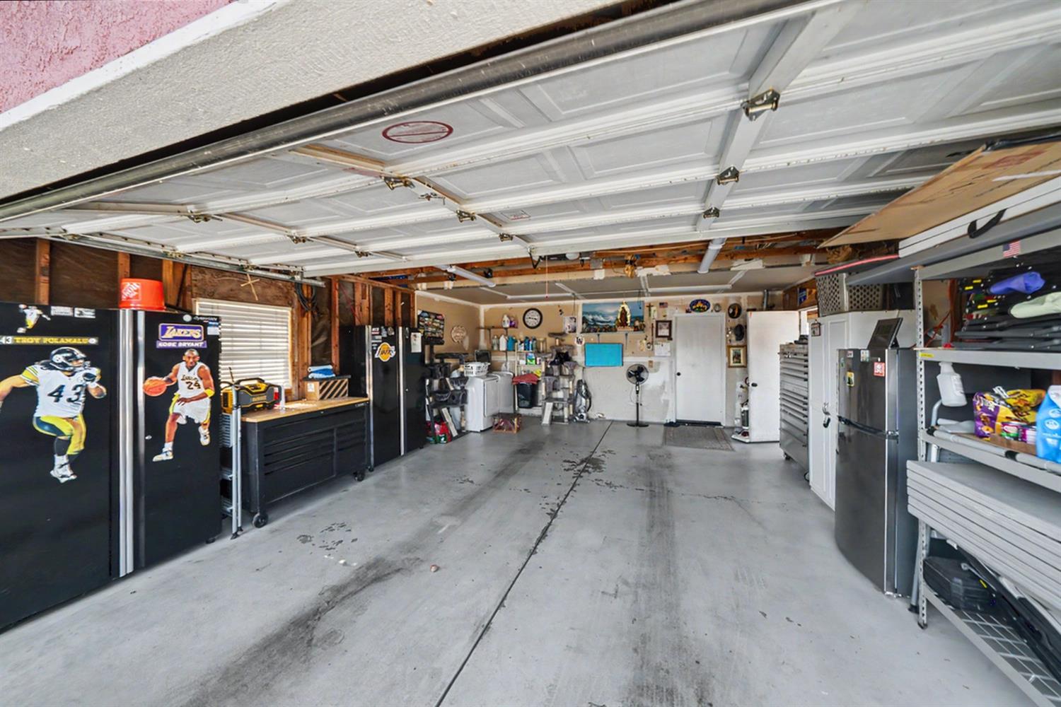 1431 Souza St, Orange Cove, CA 93646
