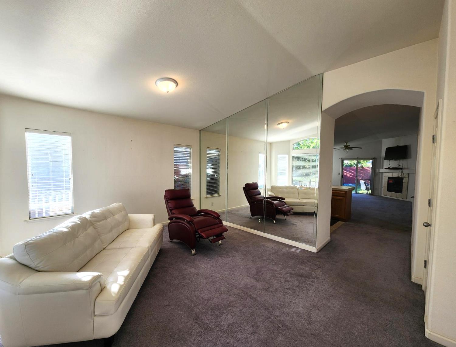 5615 W Pine Ave, Fresno, CA 93722