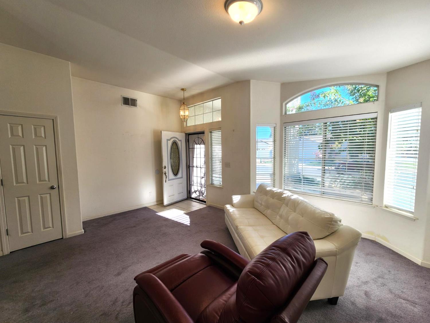 5615 W Pine Ave, Fresno, CA 93722