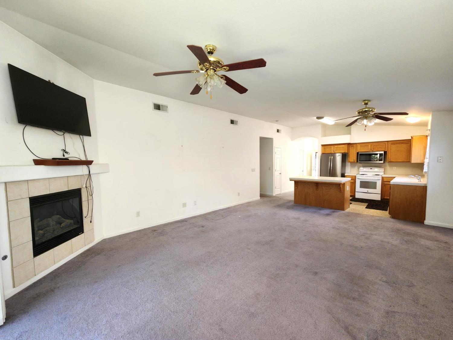 5615 W Pine Ave, Fresno, CA 93722