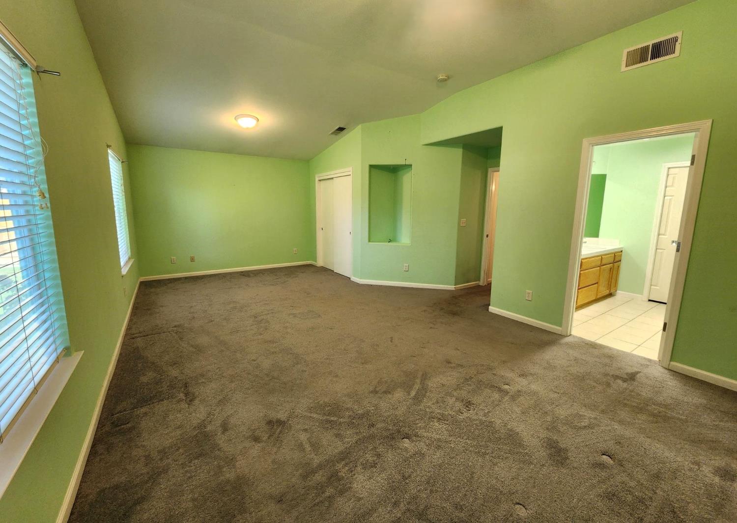 5615 W Pine Ave, Fresno, CA 93722