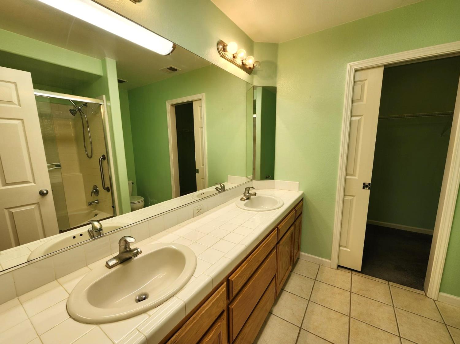 5615 W Pine Ave, Fresno, CA 93722