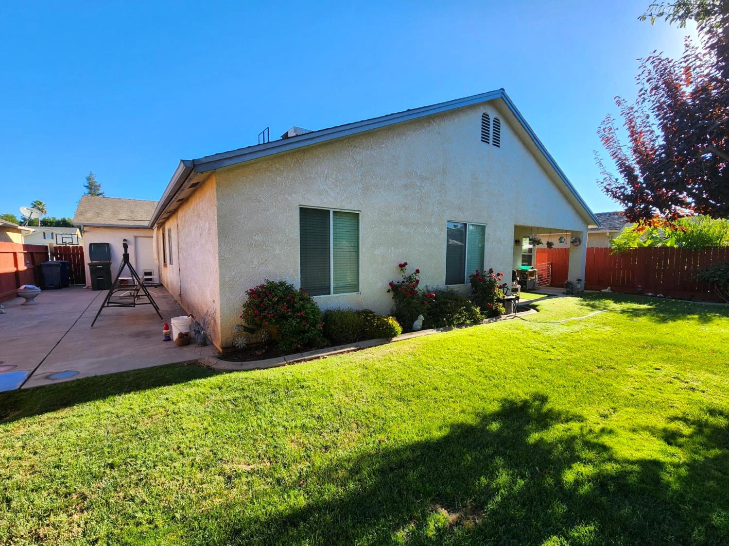 5615 W Pine Ave, Fresno, CA 93722