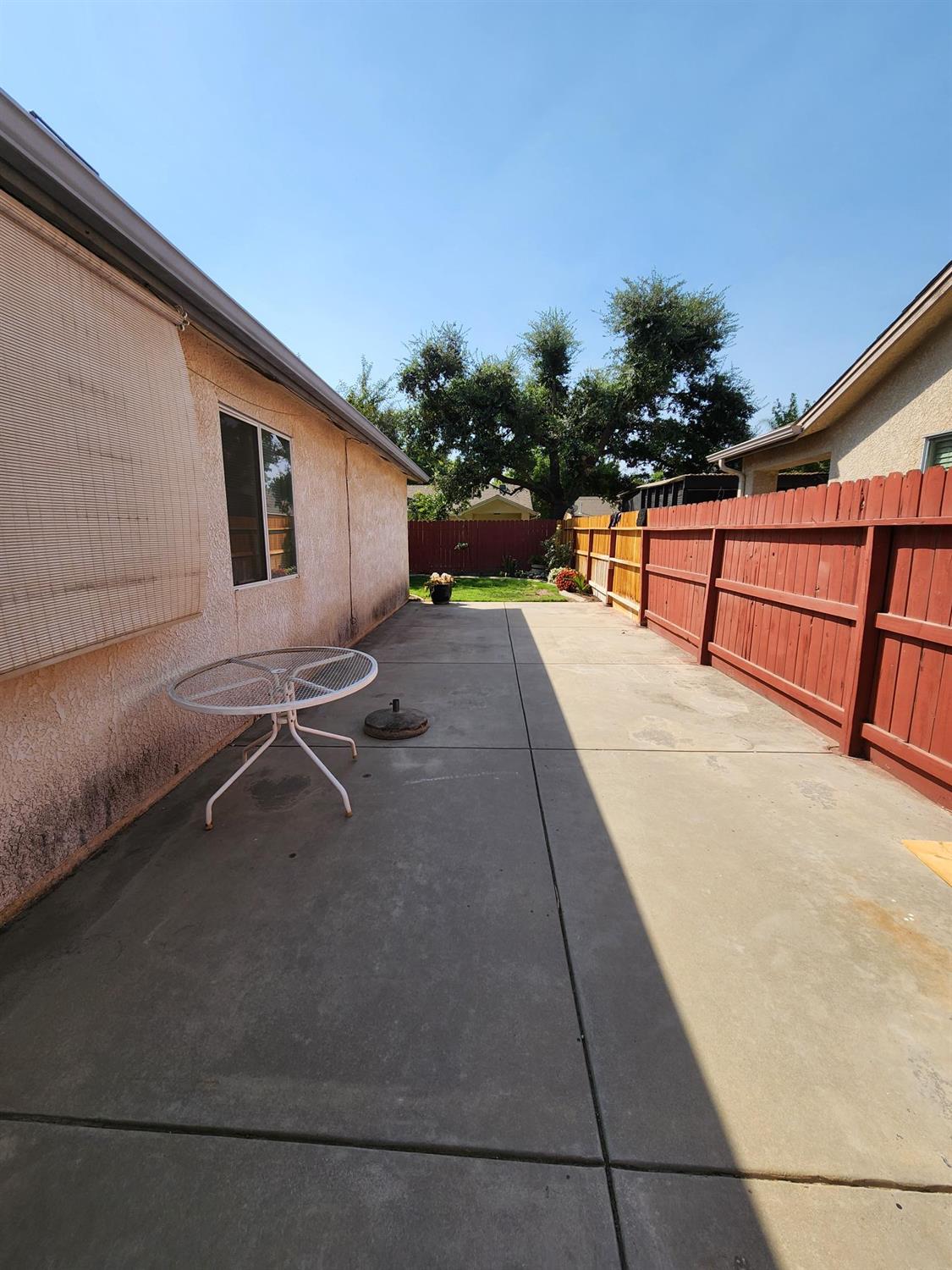 5615 W Pine Ave, Fresno, CA 93722