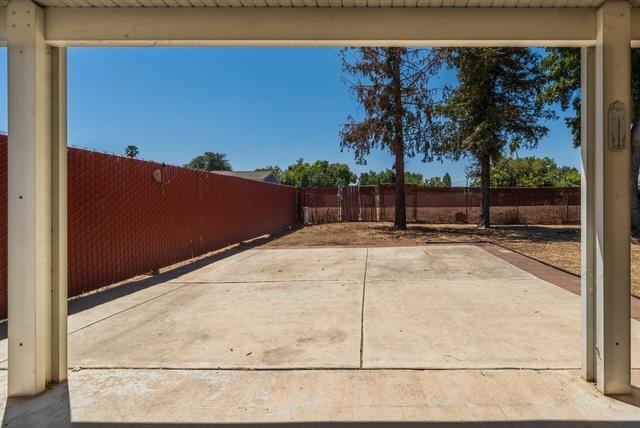 2501 W Indianapolis Ave, Fresno, CA 93705