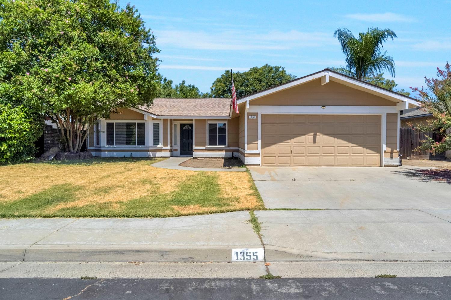 1355 Fremont Ave, Clovis, CA 93612