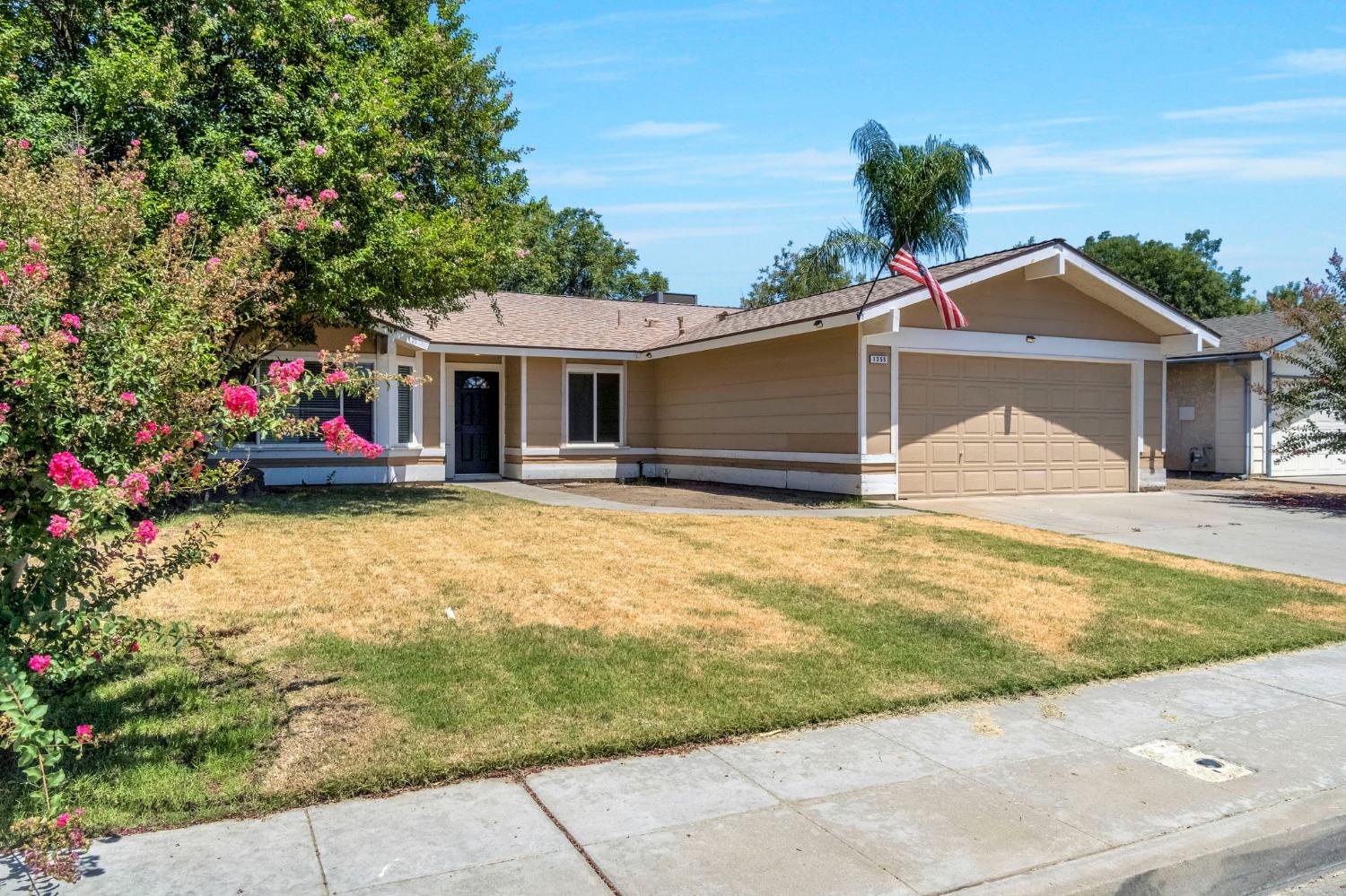 1355 Fremont Ave, Clovis, CA 93612