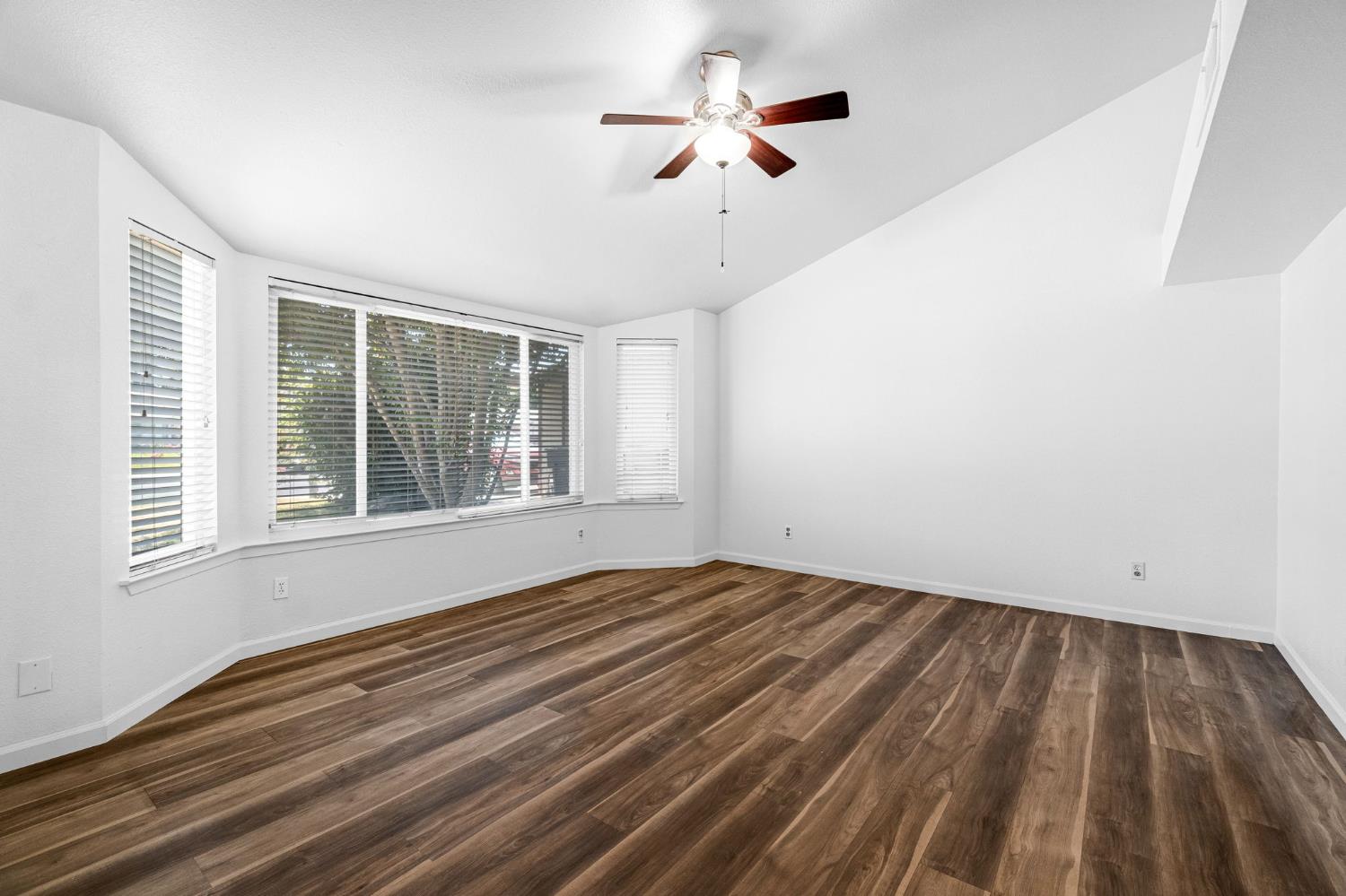 1355 Fremont Ave, Clovis, CA 93612