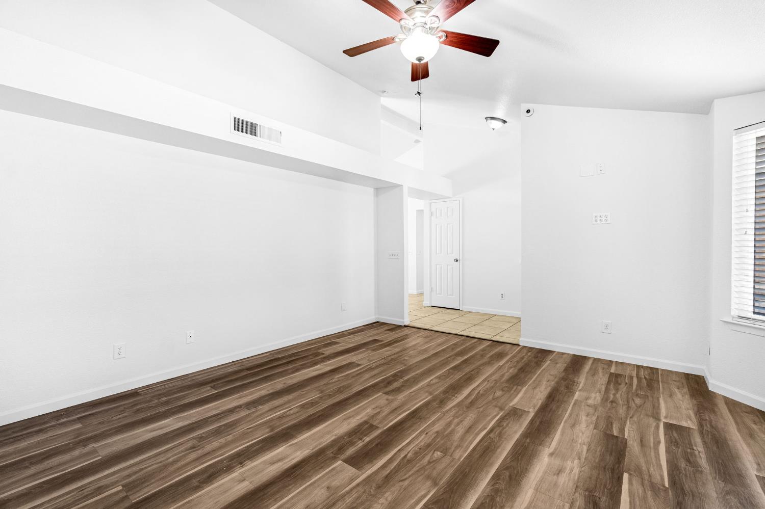 1355 Fremont Ave, Clovis, CA 93612