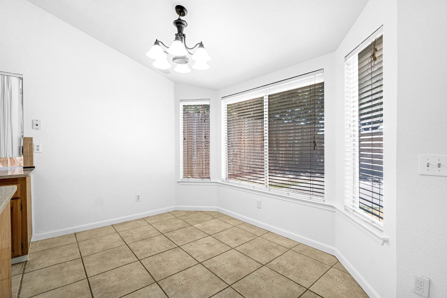 1355 Fremont Ave, Clovis, CA 93612