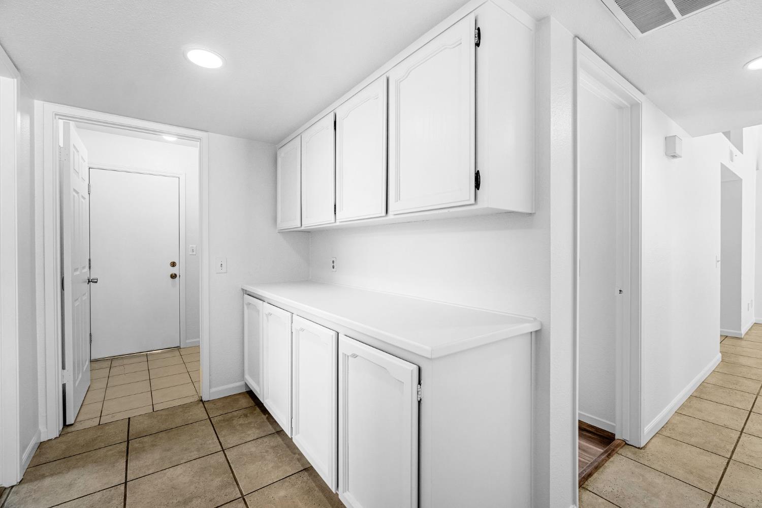 1355 Fremont Ave, Clovis, CA 93612