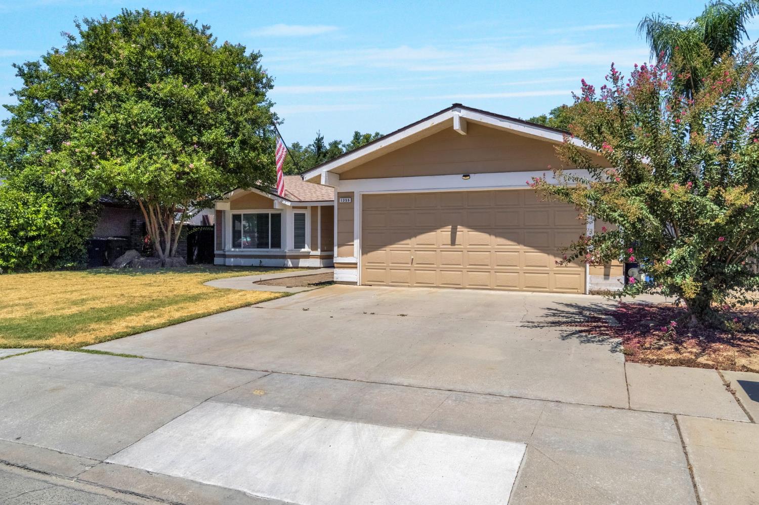 1355 Fremont Ave, Clovis, CA 93612
