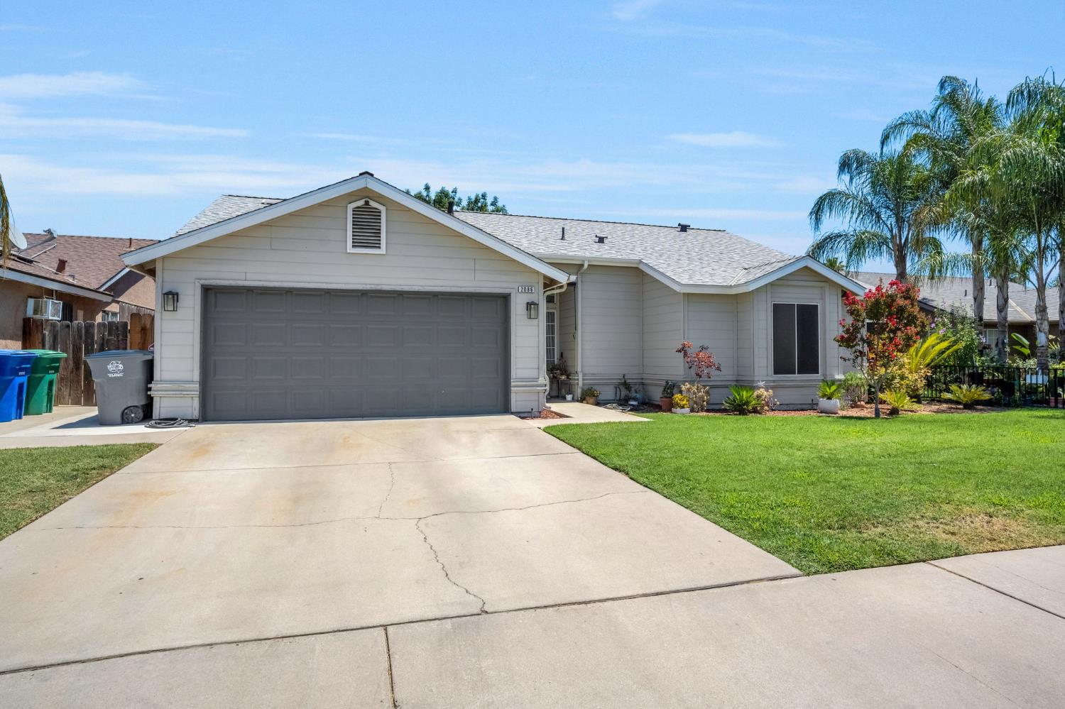 2086 Mitchell Ave, Selma, CA 93662