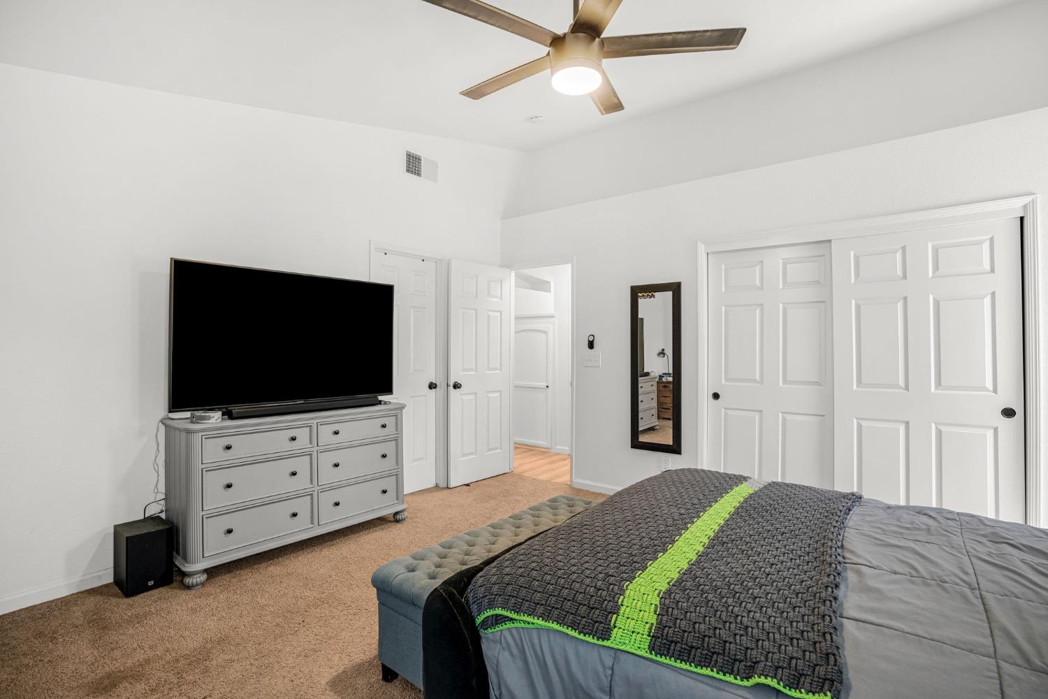 2086 Mitchell Ave, Selma, CA 93662