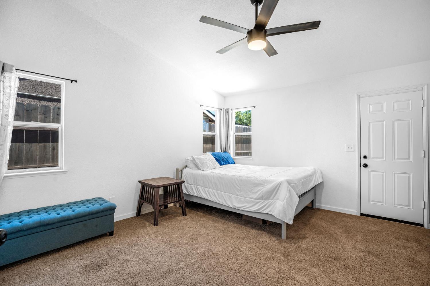 2086 Mitchell Ave, Selma, CA 93662