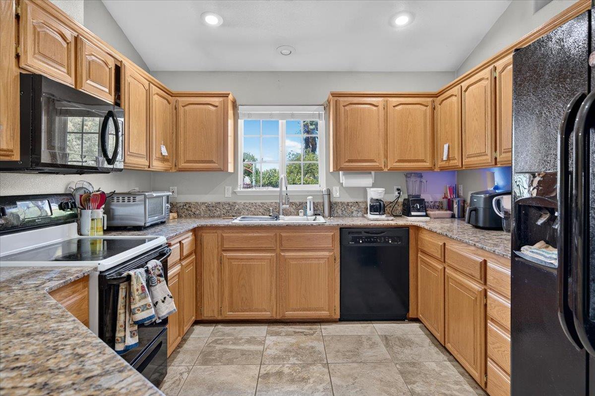 36692 Blanca Ave, Madera, CA 93636