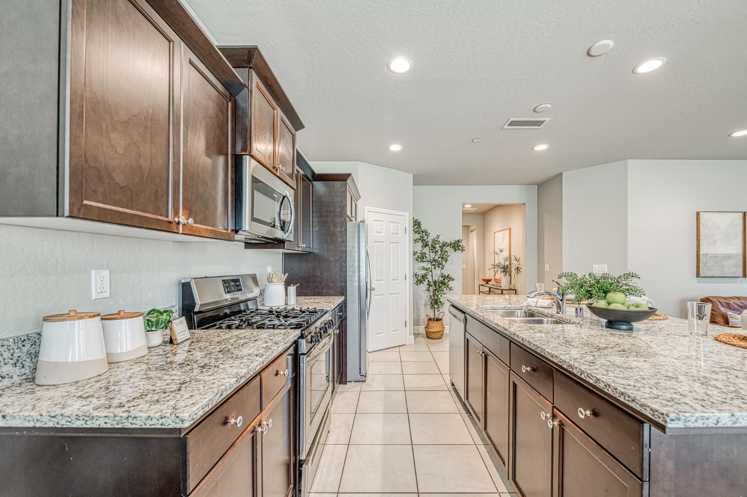 4596 Orchard Hills Rd, Madera, CA 93636