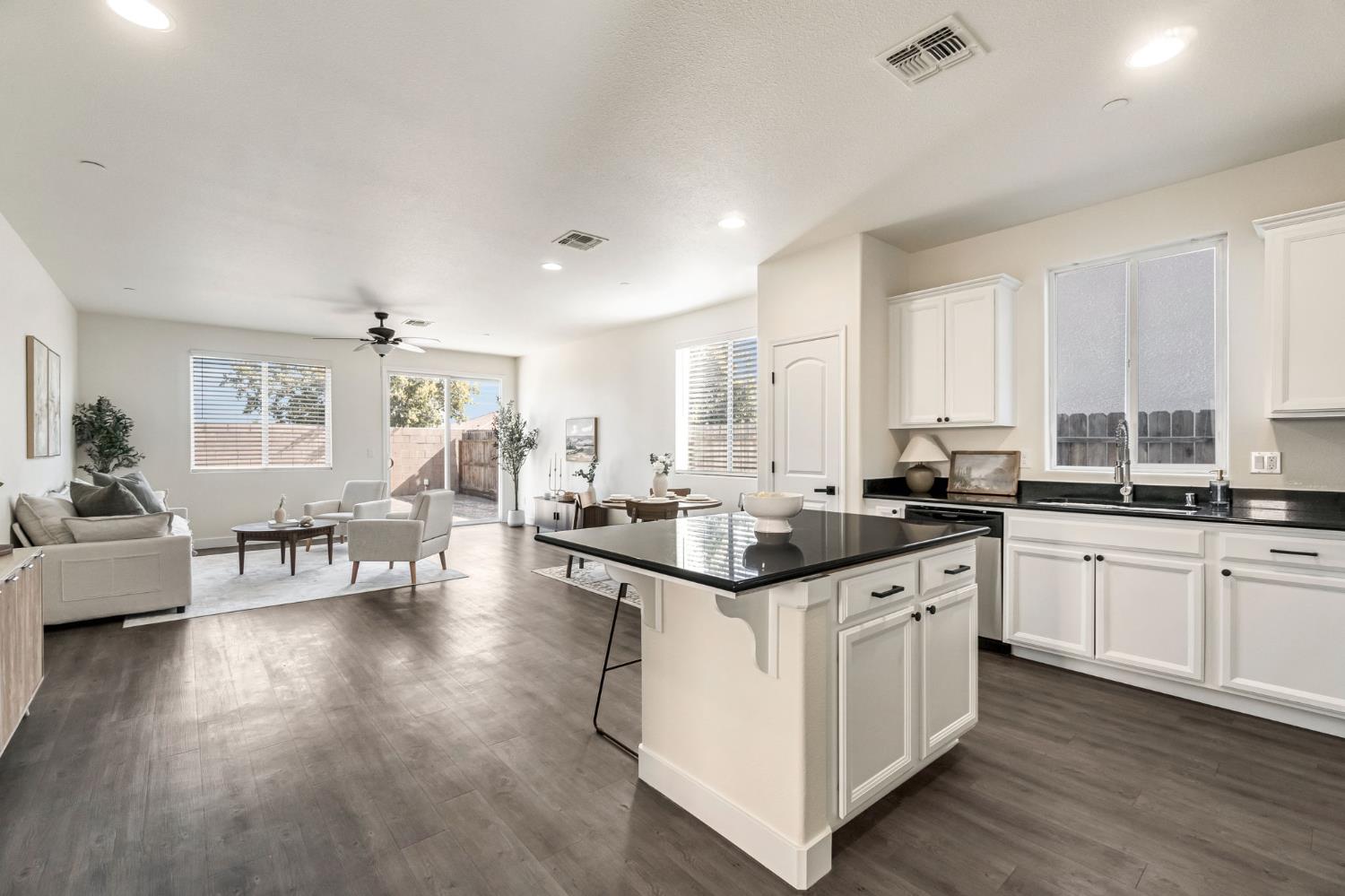 6532 E Atchison St, Fresno, CA 93727