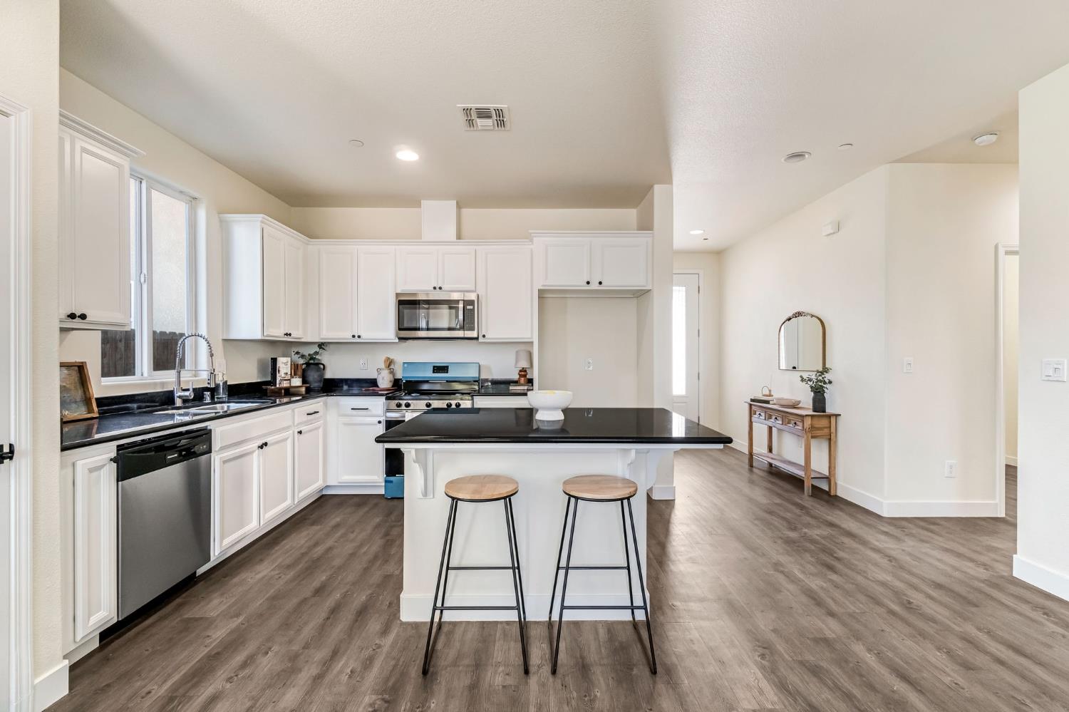 6532 E Atchison St, Fresno, CA 93727