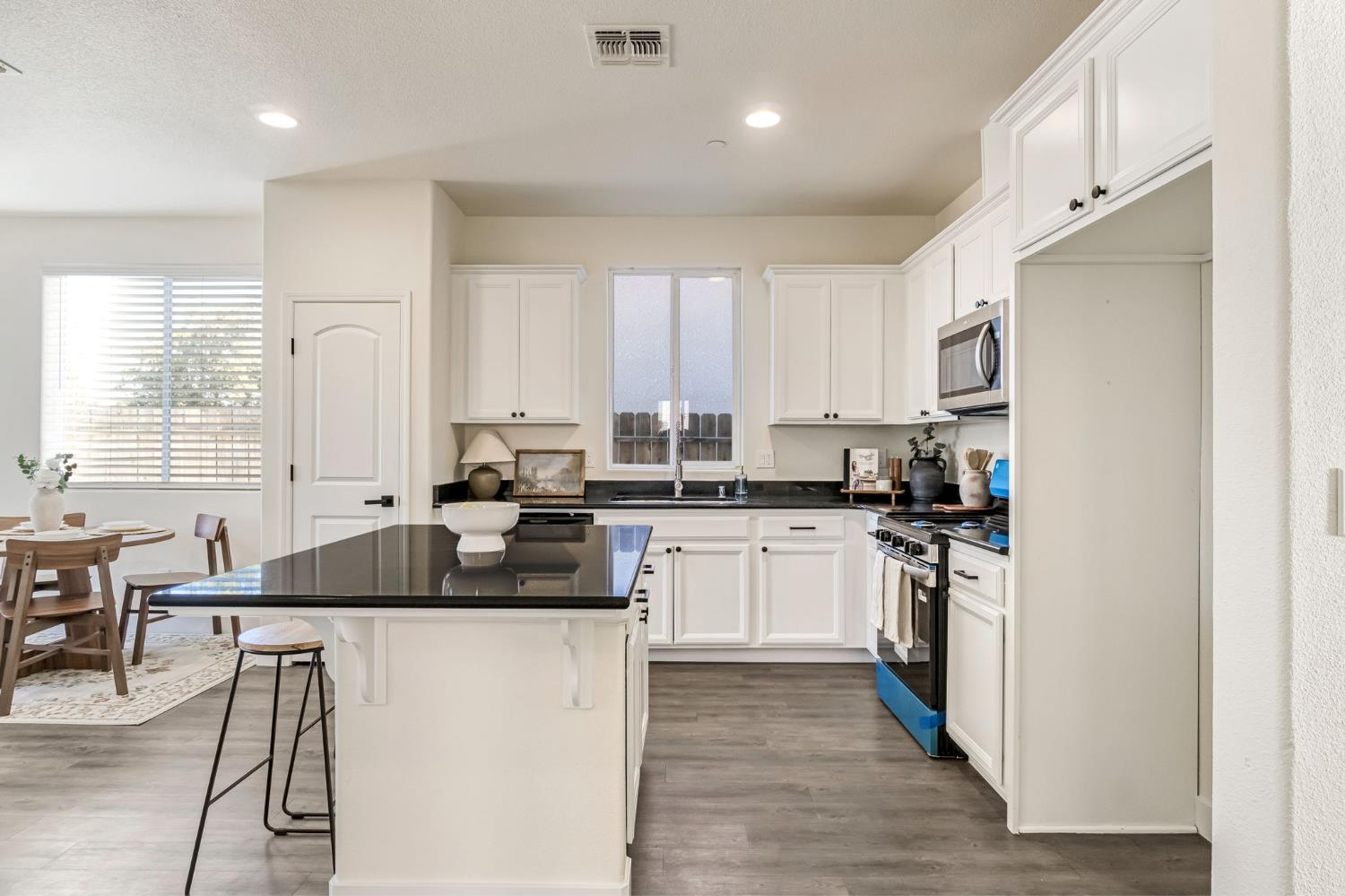 6532 E Atchison St, Fresno, CA 93727