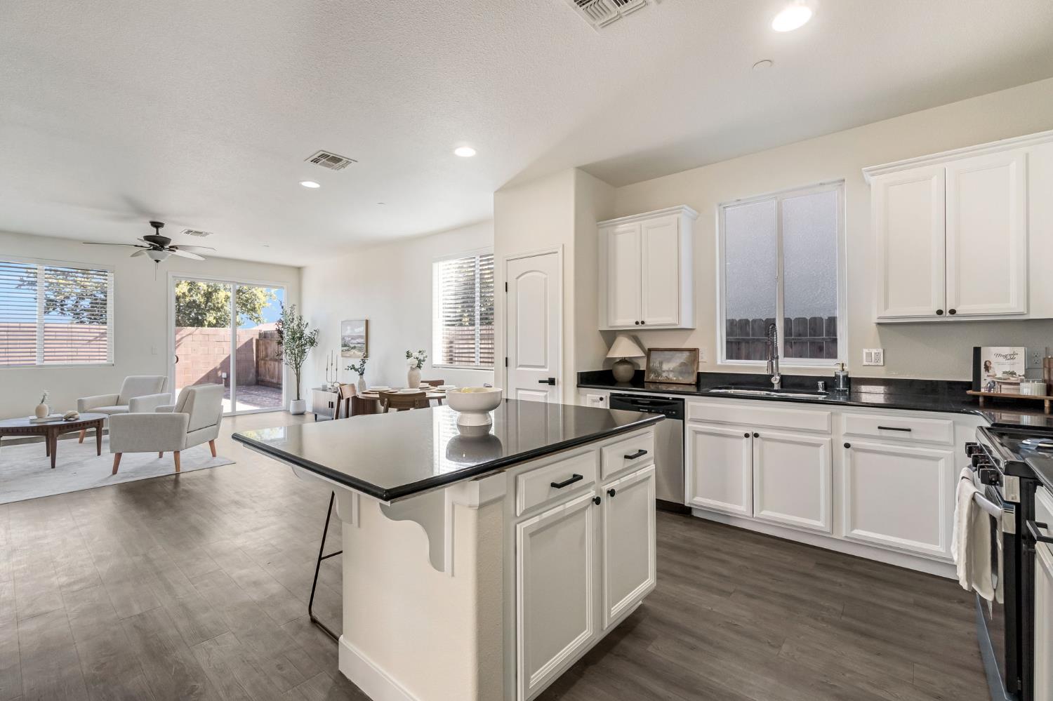 6532 E Atchison St, Fresno, CA 93727