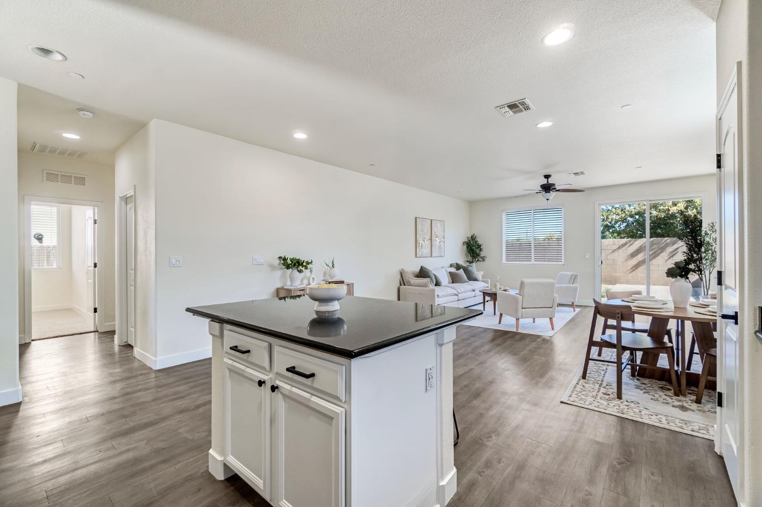 6532 E Atchison St, Fresno, CA 93727