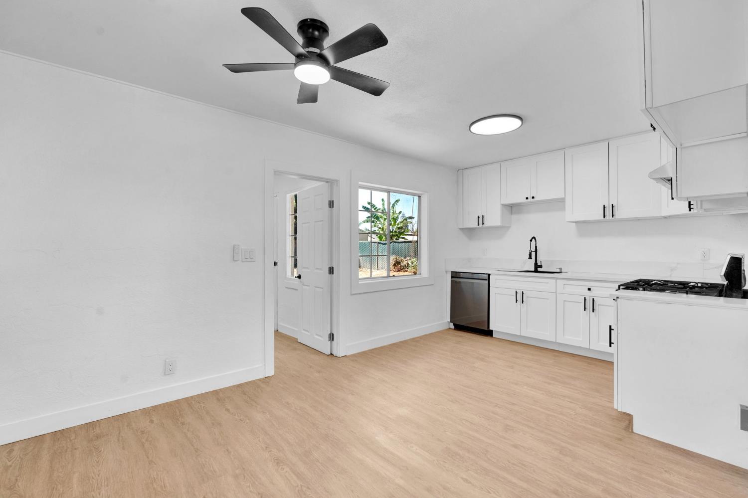115 W Buckingham, Fresno, CA 93705