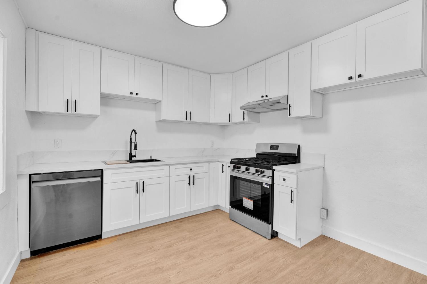 115 W Buckingham, Fresno, CA 93705