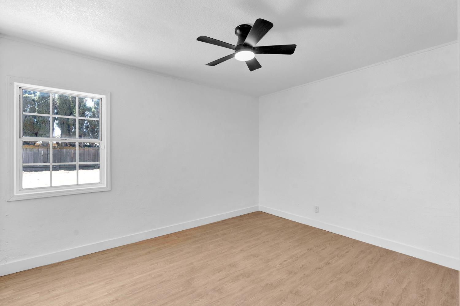 115 W Buckingham, Fresno, CA 93705