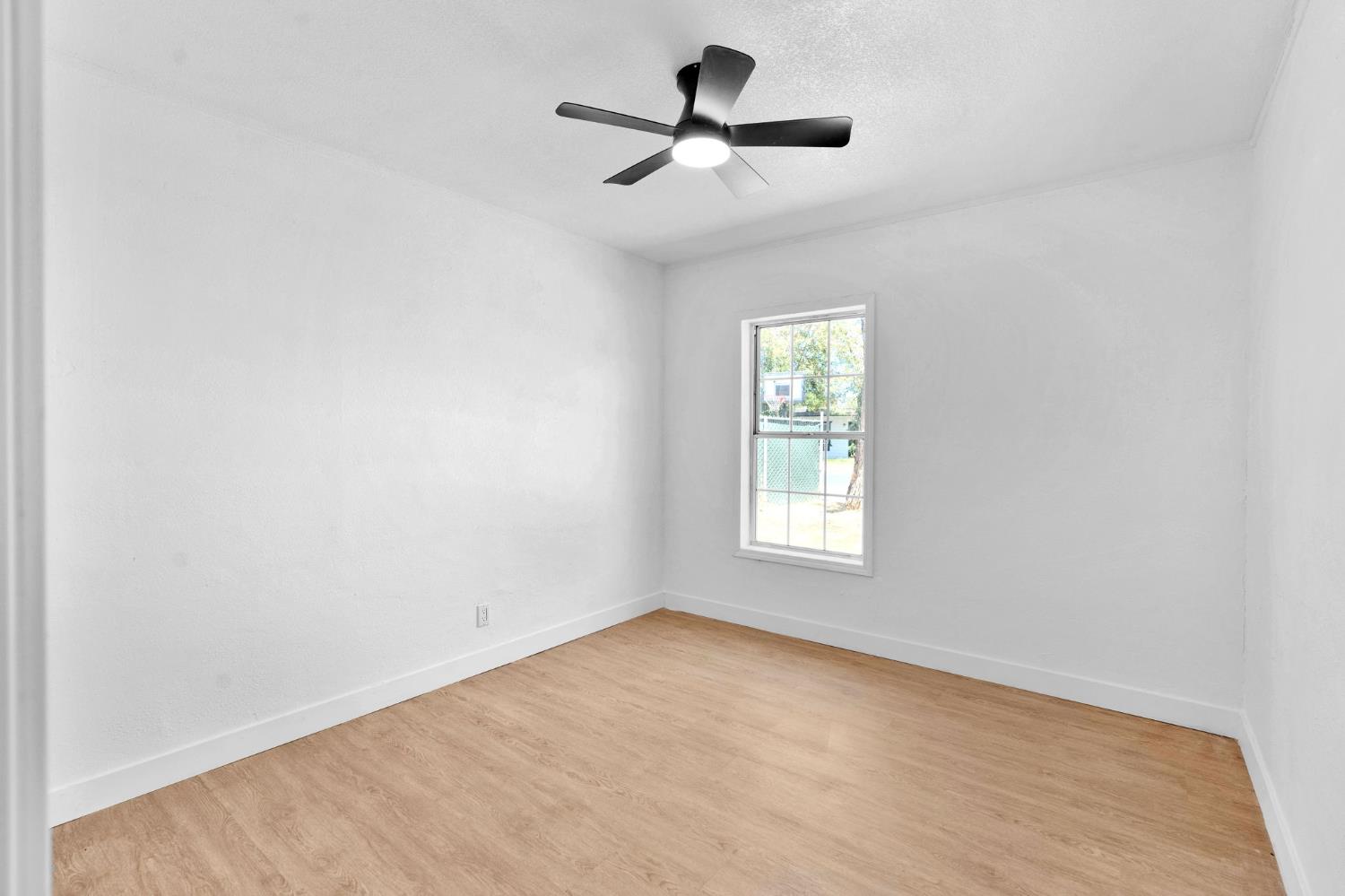 115 W Buckingham, Fresno, CA 93705