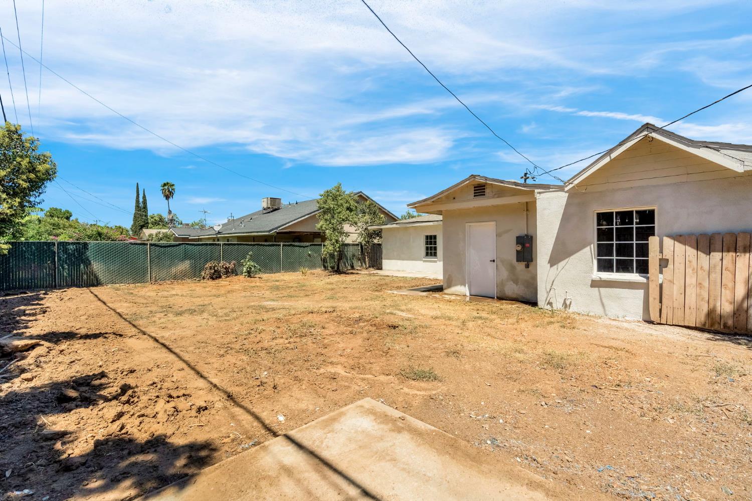 115 W Buckingham, Fresno, CA 93705