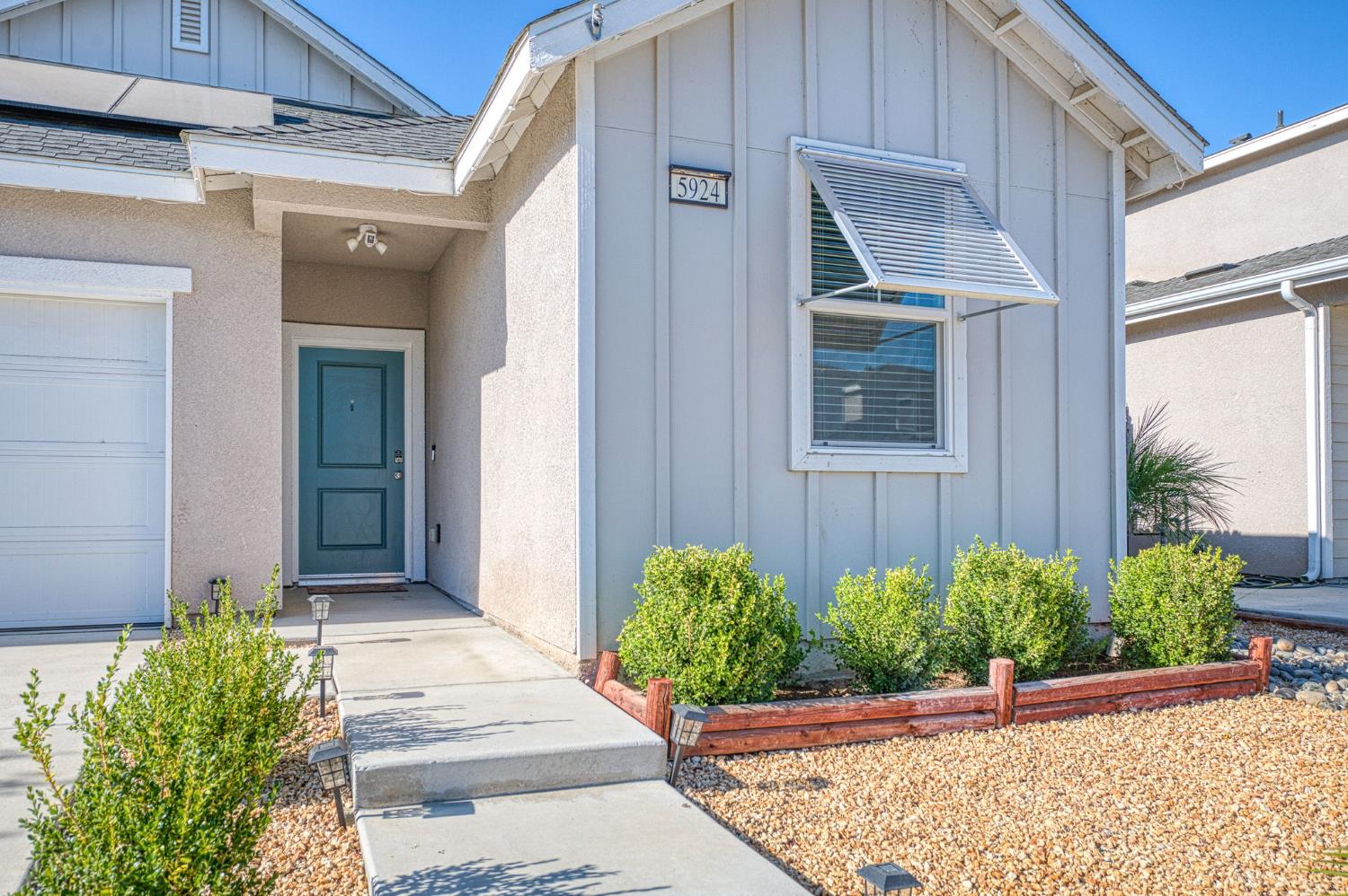 5924 W Laguna Ave, Fresno, CA 93722