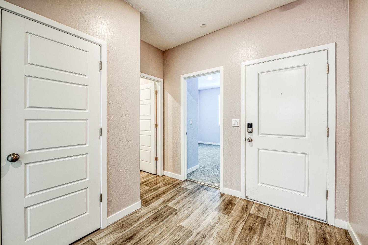 5924 W Laguna Ave, Fresno, CA 93722