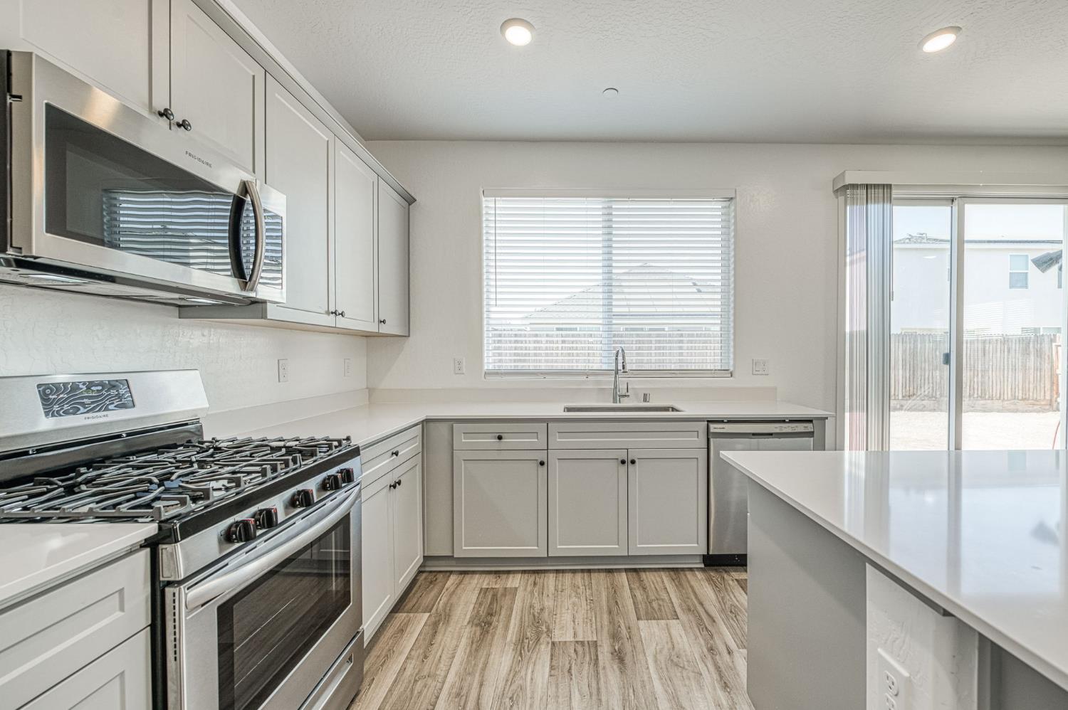 5924 W Laguna Ave, Fresno, CA 93722