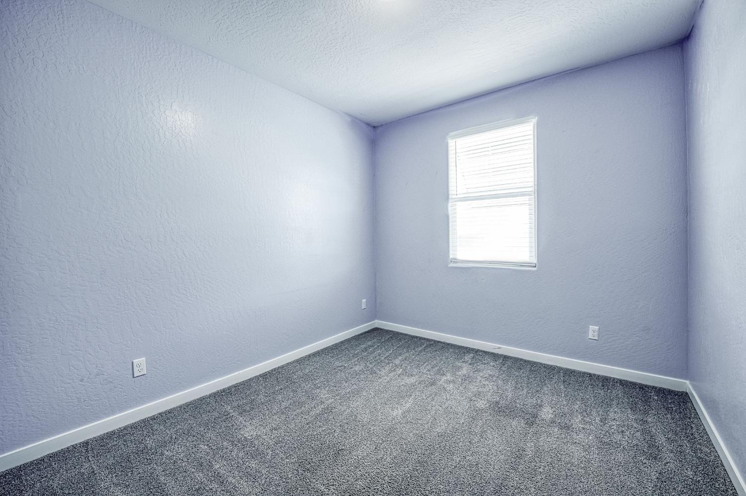 5924 W Laguna Ave, Fresno, CA 93722