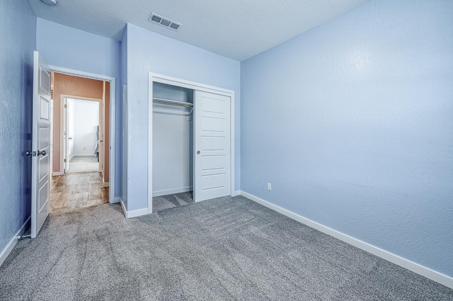 5924 W Laguna Ave, Fresno, CA 93722