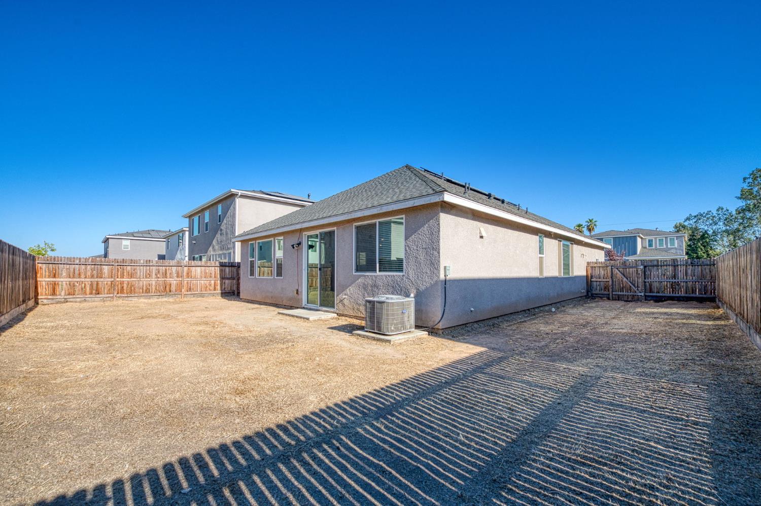 5924 W Laguna Ave, Fresno, CA 93722