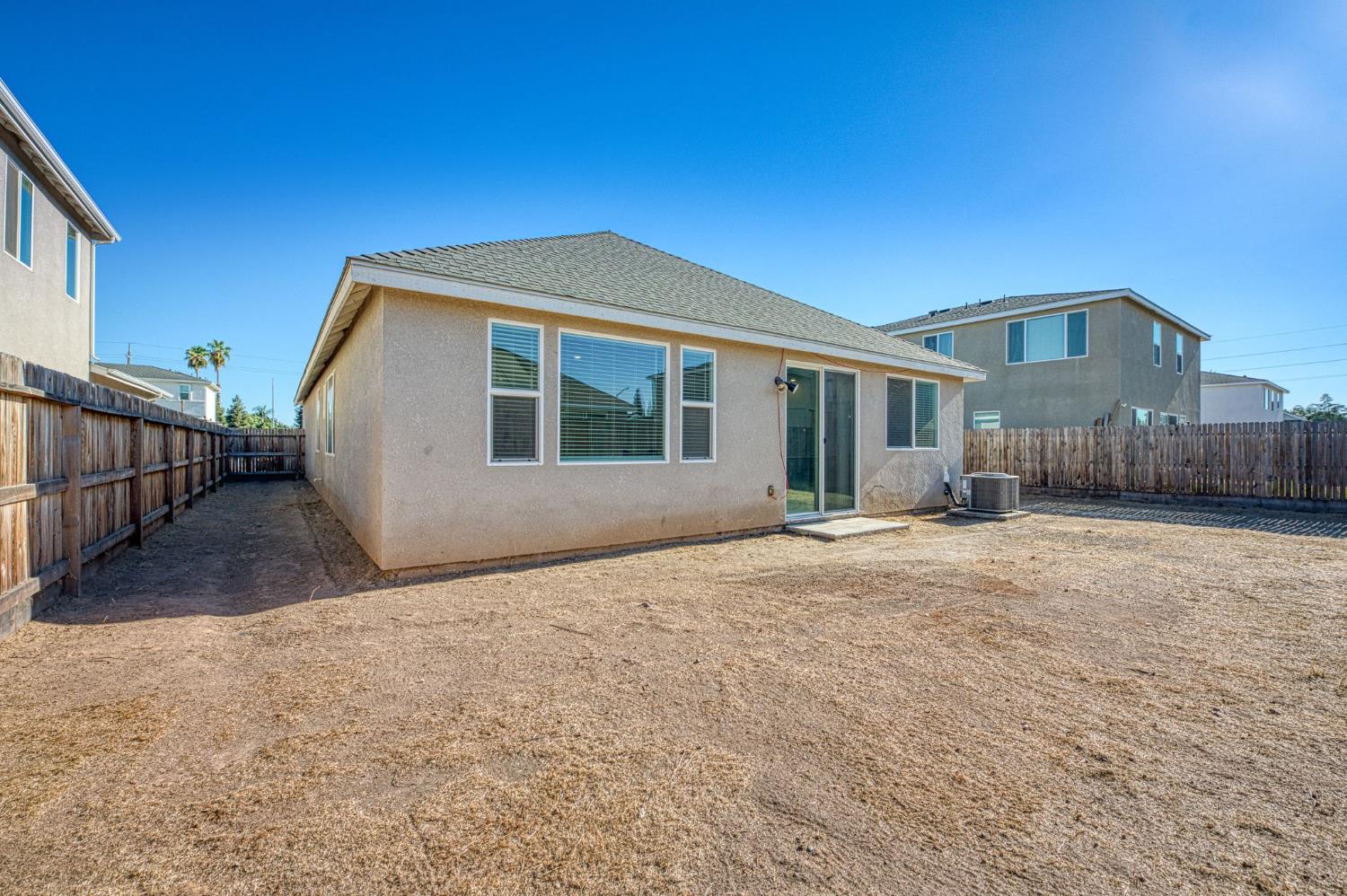 5924 W Laguna Ave, Fresno, CA 93722