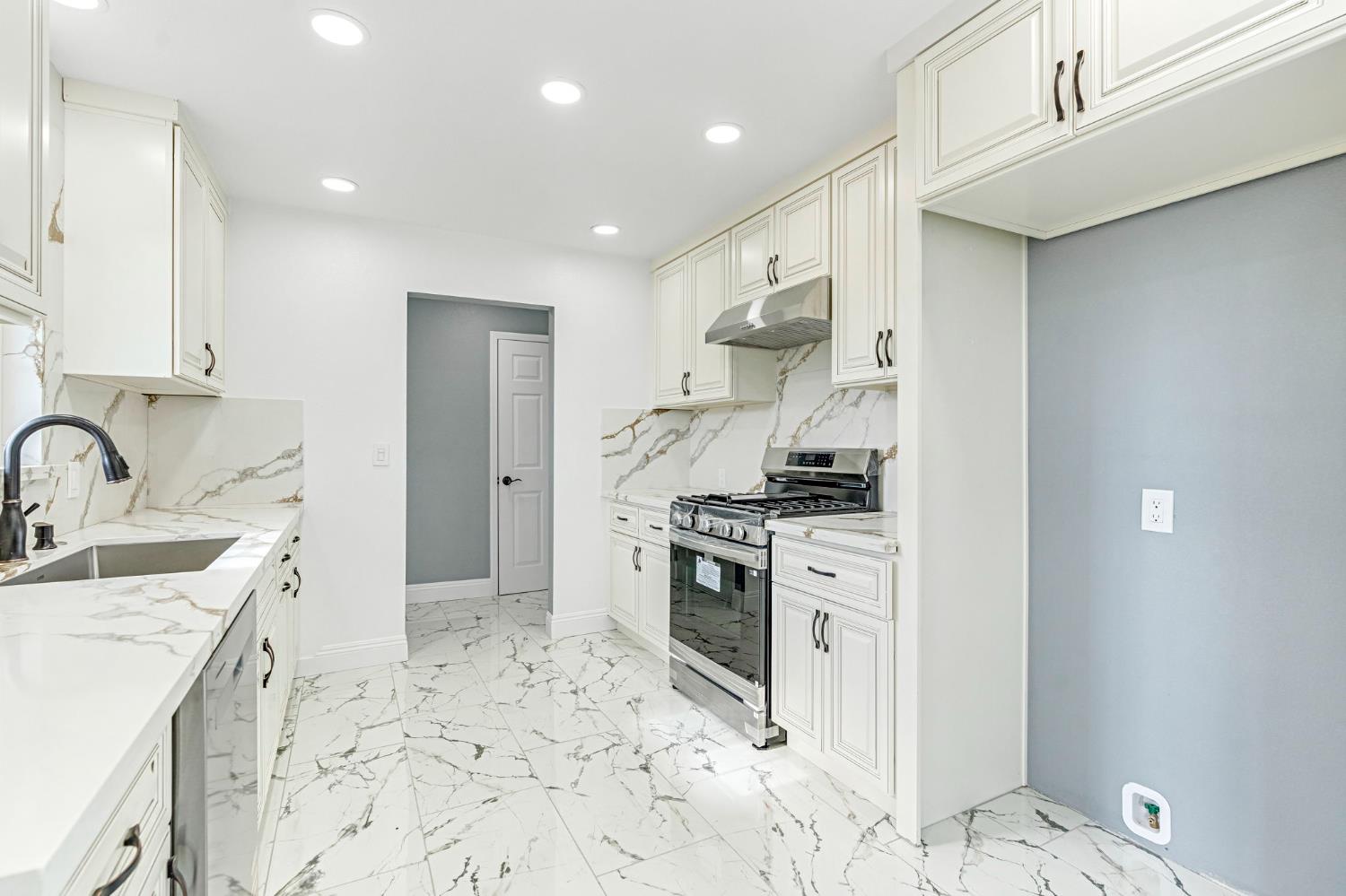 6668 W Mckinley, Fresno, CA 93723