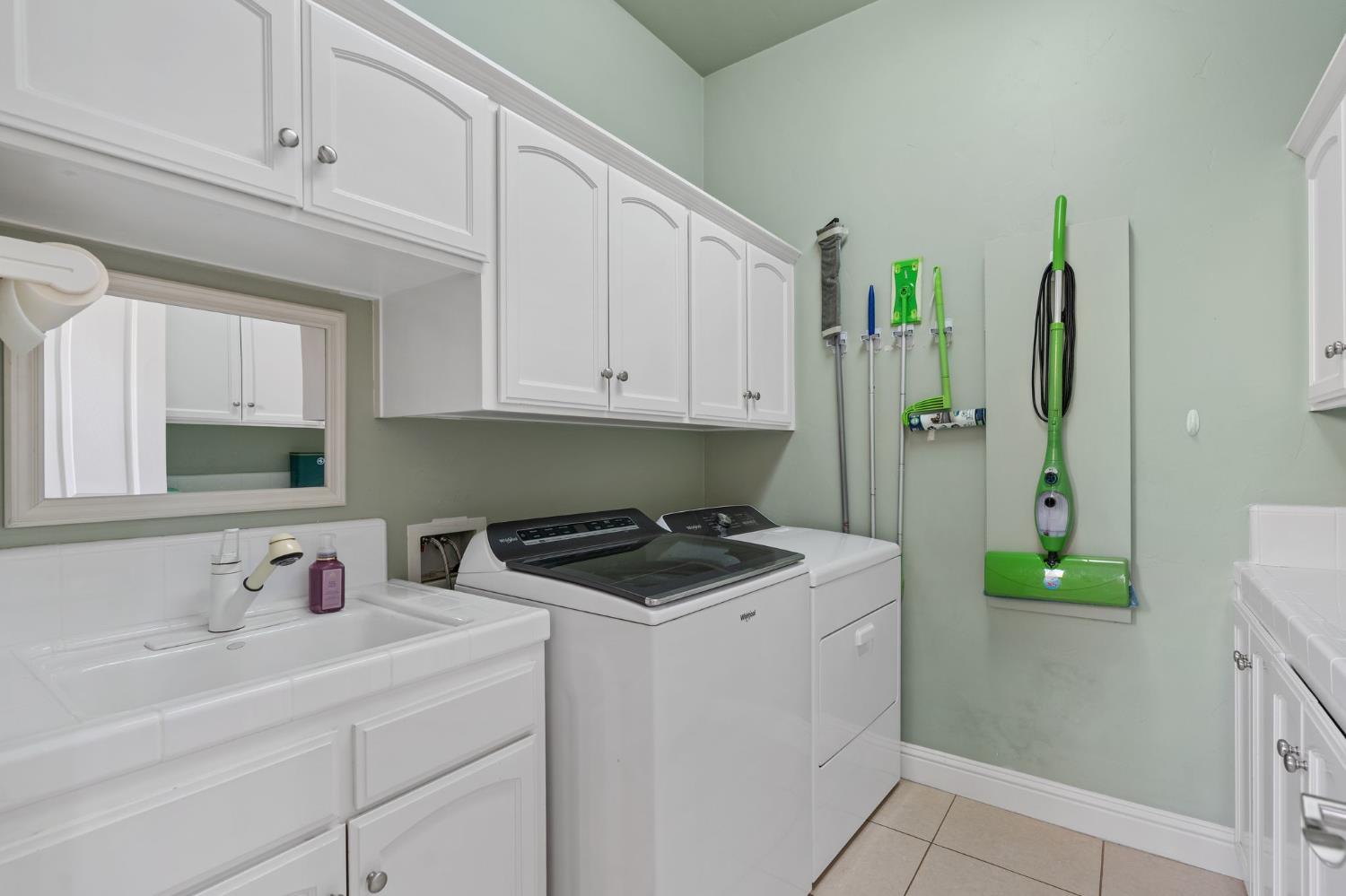 11934 E Harvard Ave, Sanger, CA 93657