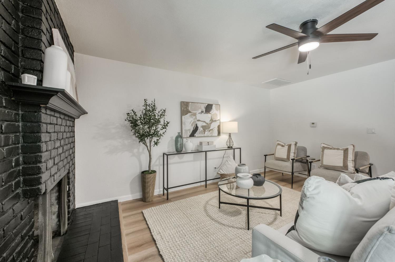 4046 E Cortland, Fresno, CA 93726