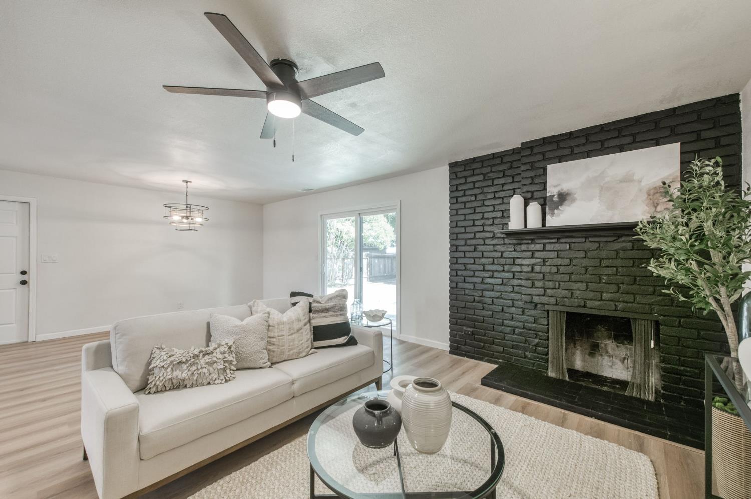 4046 E Cortland, Fresno, CA 93726