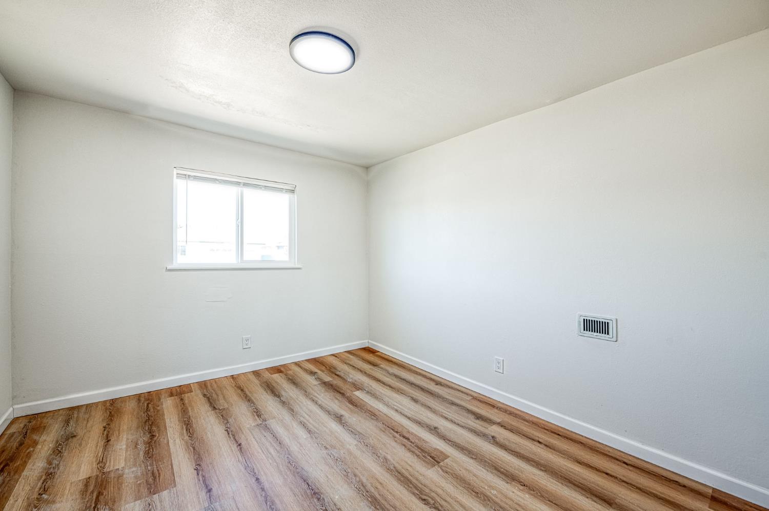 4046 E Cortland, Fresno, CA 93726