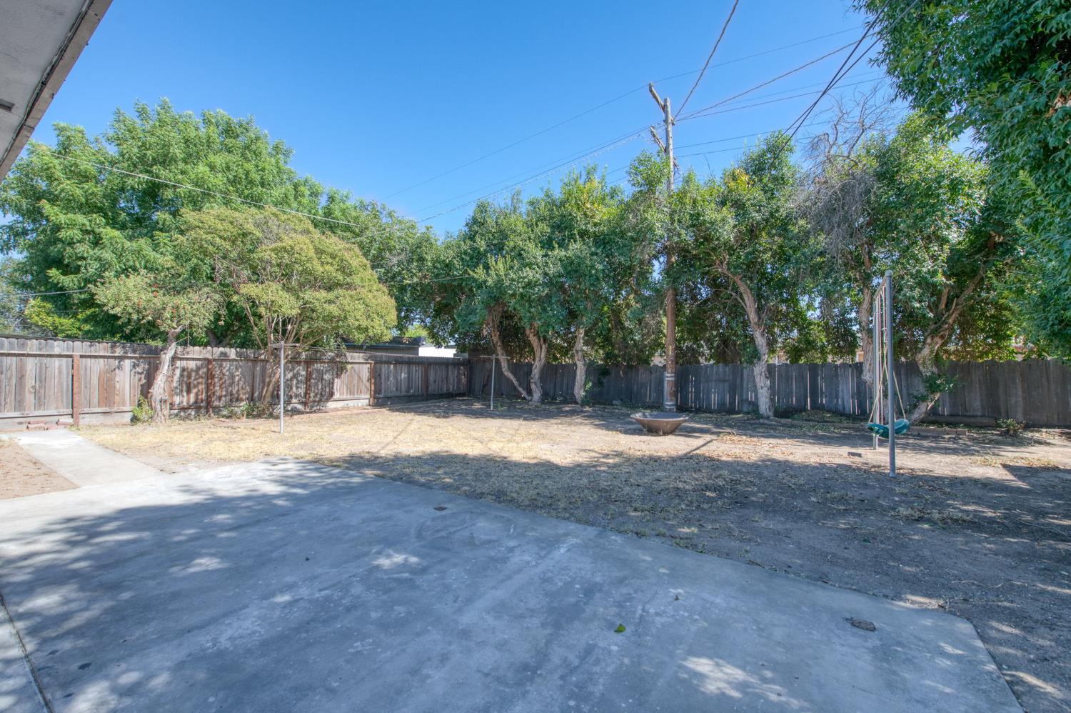 4046 E Cortland, Fresno, CA 93726