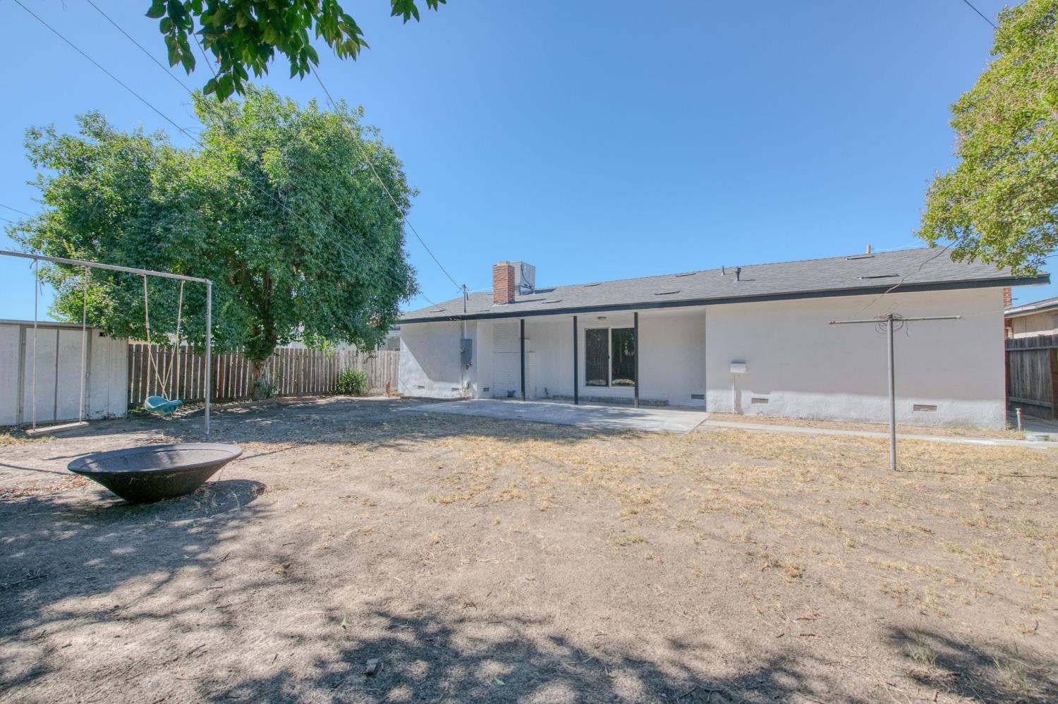 4046 E Cortland, Fresno, CA 93726