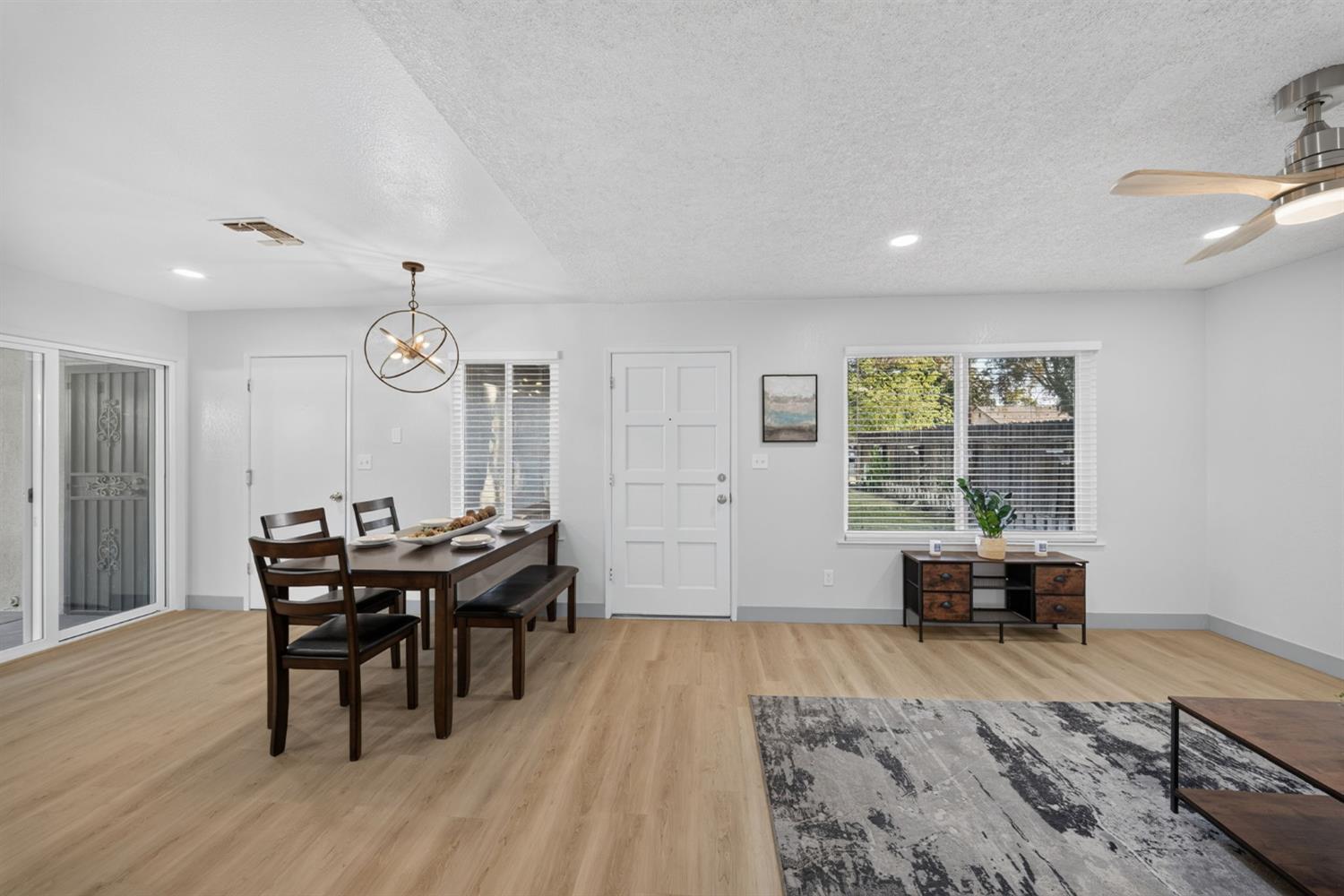4588 E Woodward Ave, Fresno, CA 93702