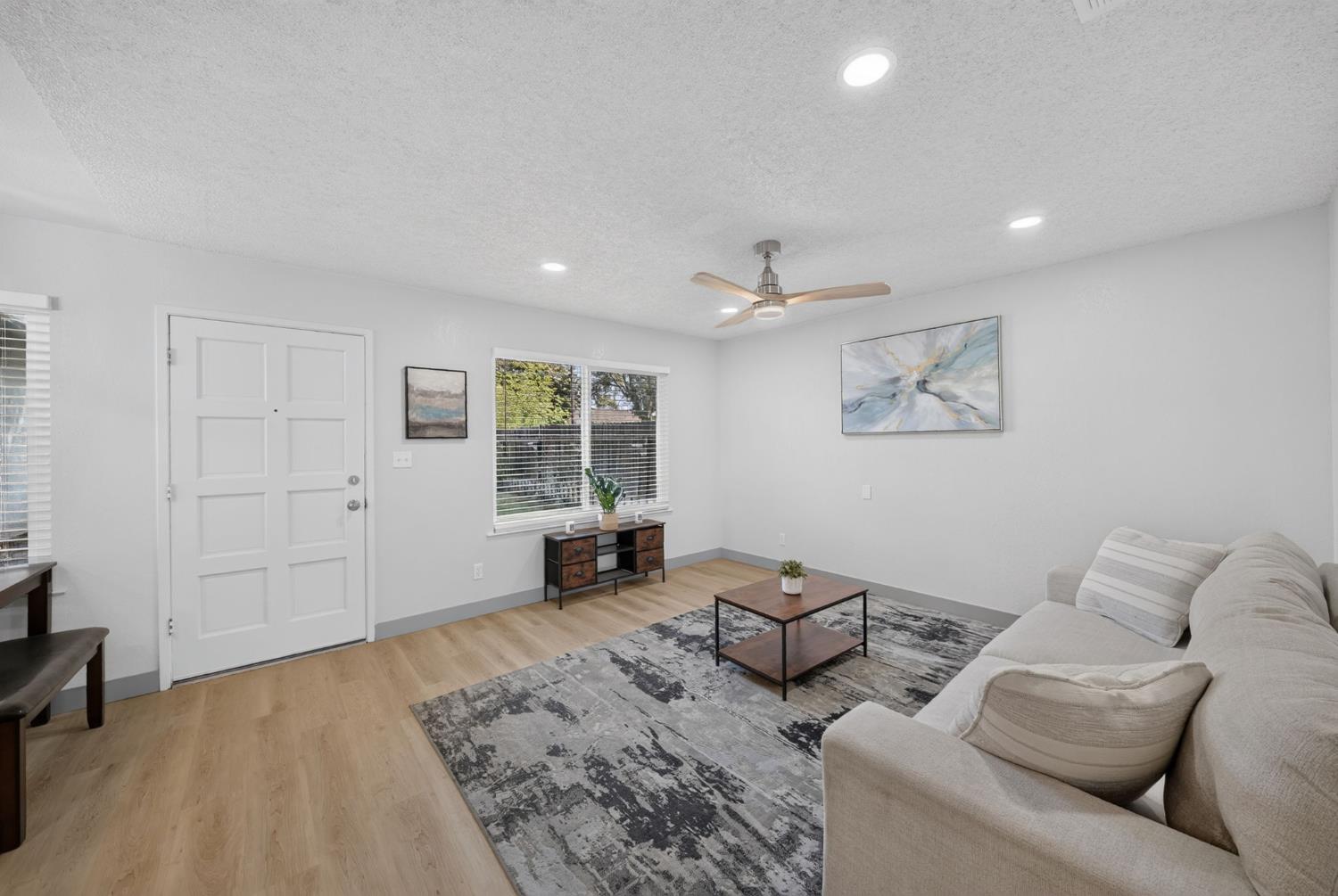 4588 E Woodward Ave, Fresno, CA 93702