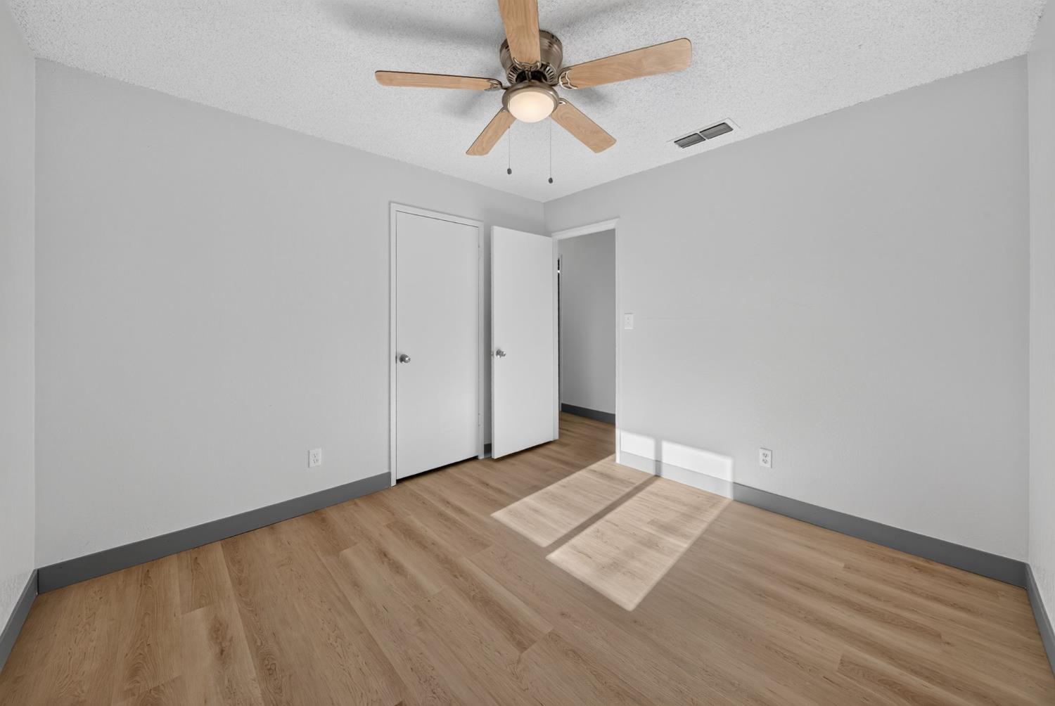 4588 E Woodward Ave, Fresno, CA 93702