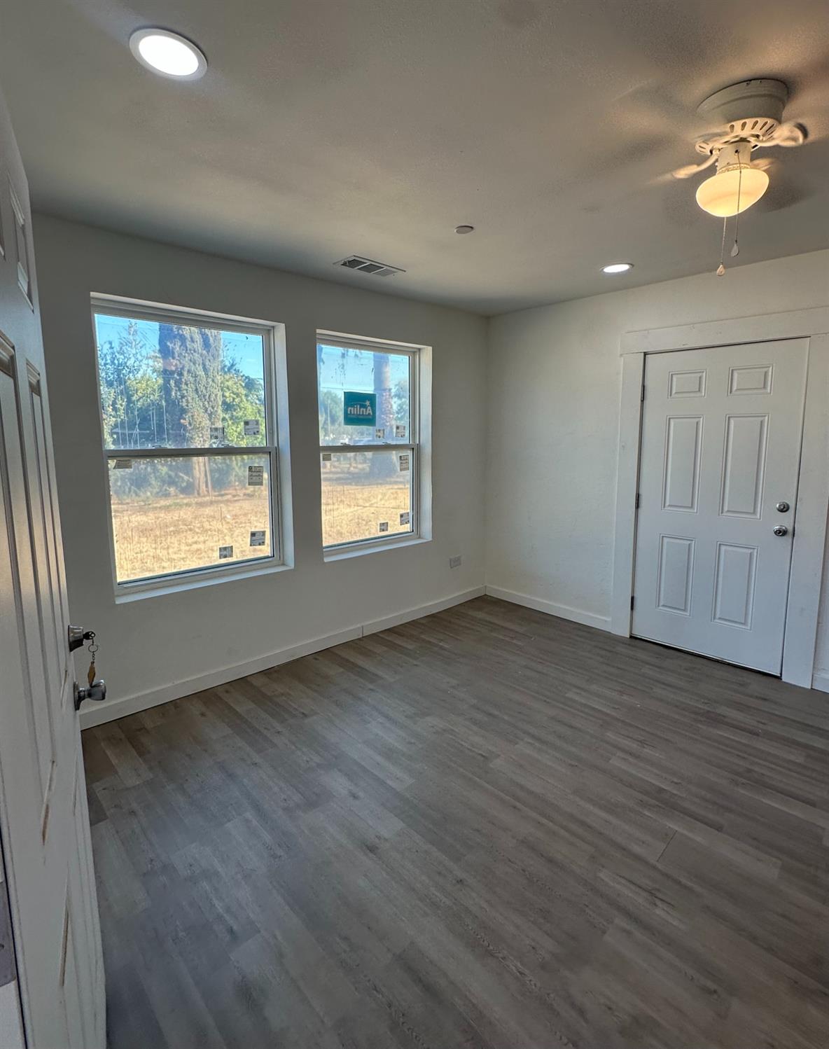 1642 W Dennett Ave, Fresno, CA 93728