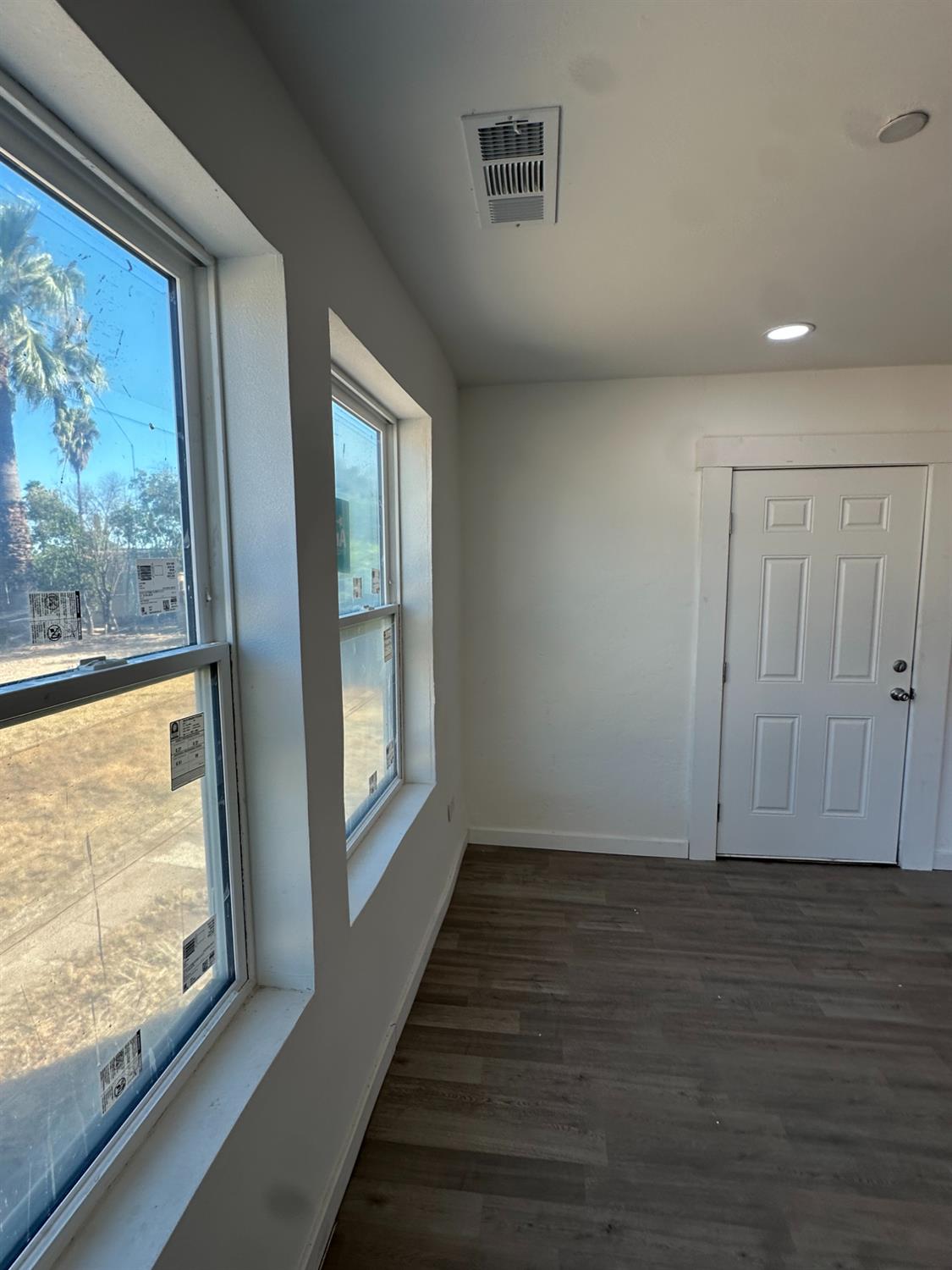 1642 W Dennett Ave, Fresno, CA 93728